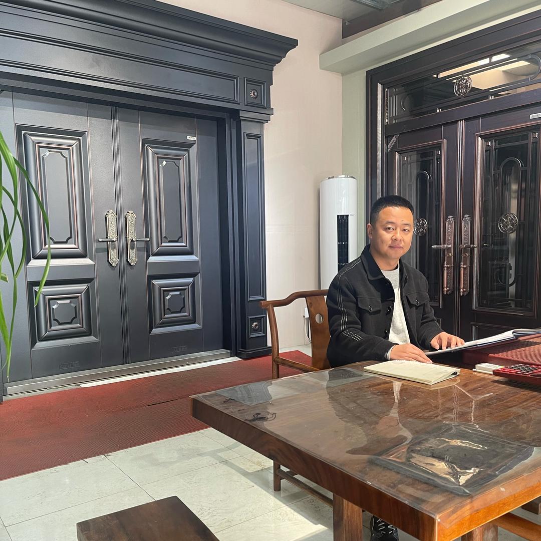 连东门业铜门铝艺门