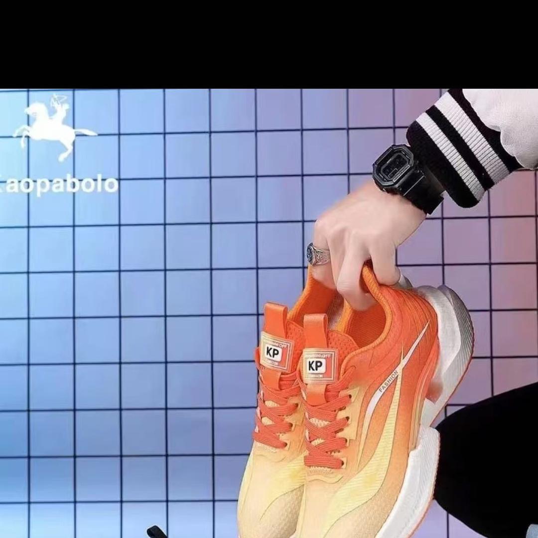 漫步鞋服
