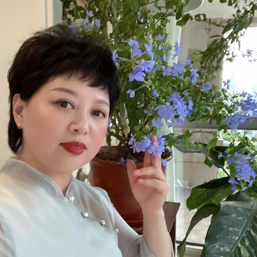 沾化区泊头育红服装商场