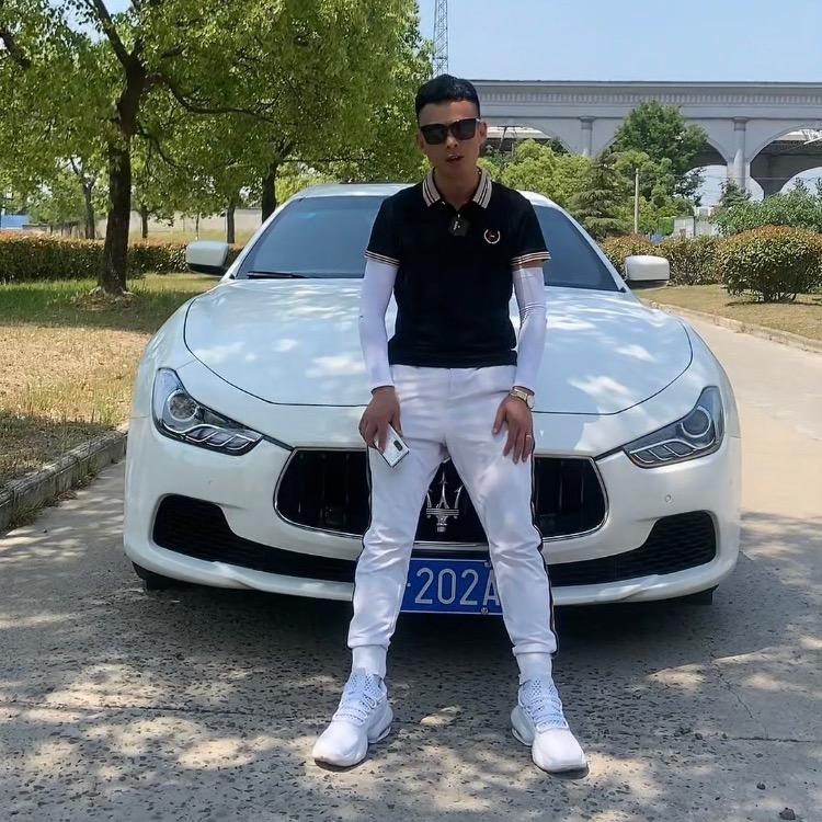 淮安市金都名车（左冲）