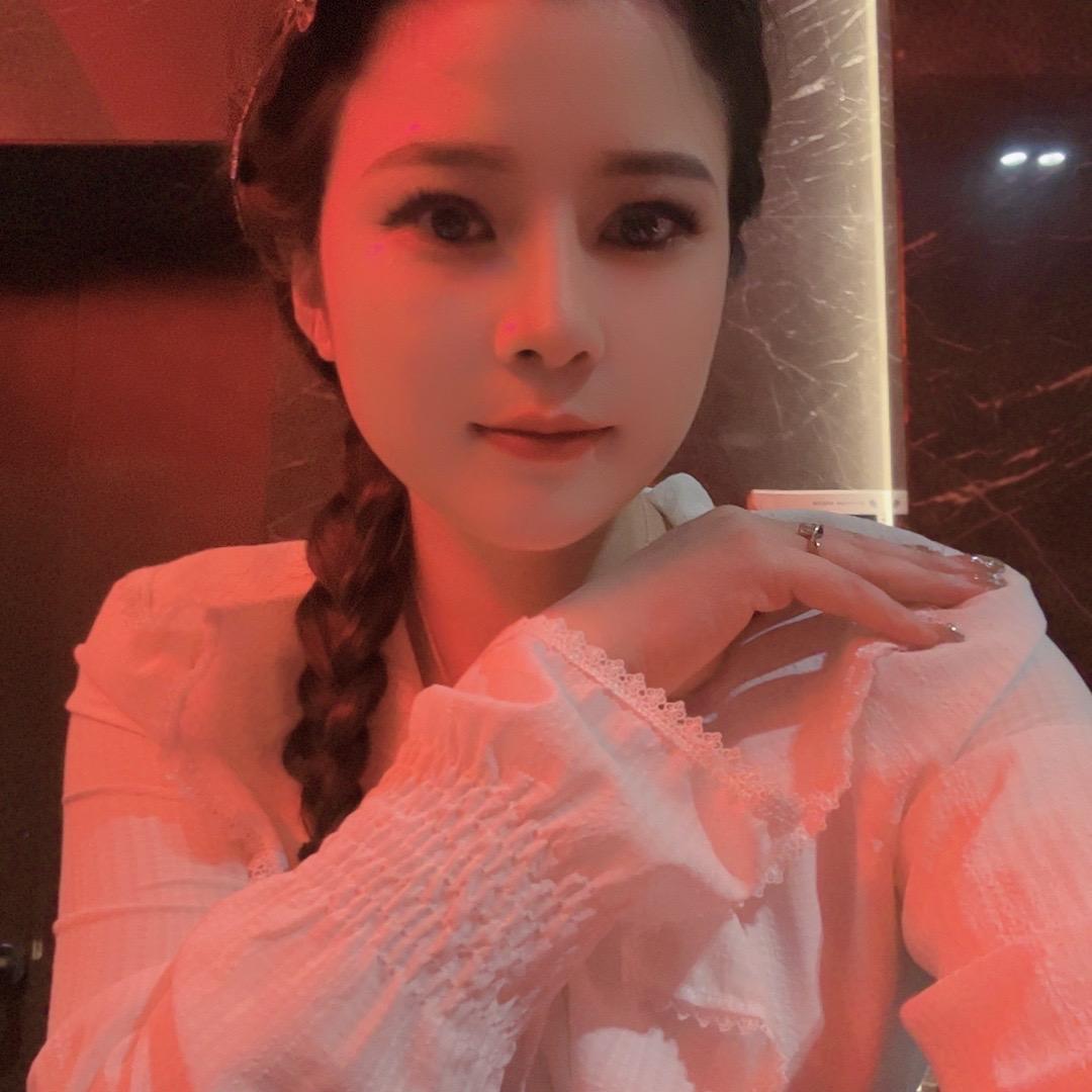 玉璞轩客服经理   彭