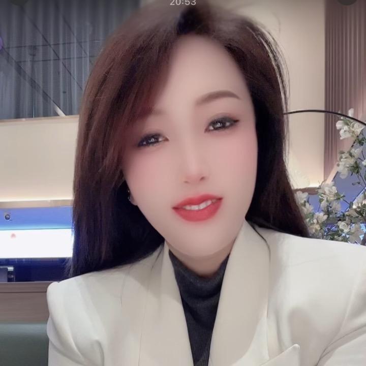 小陈琴单亲家庭与世无争