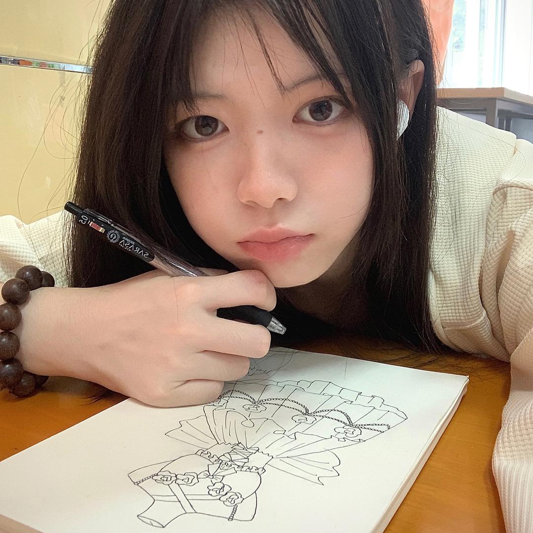 有气无力的宅女