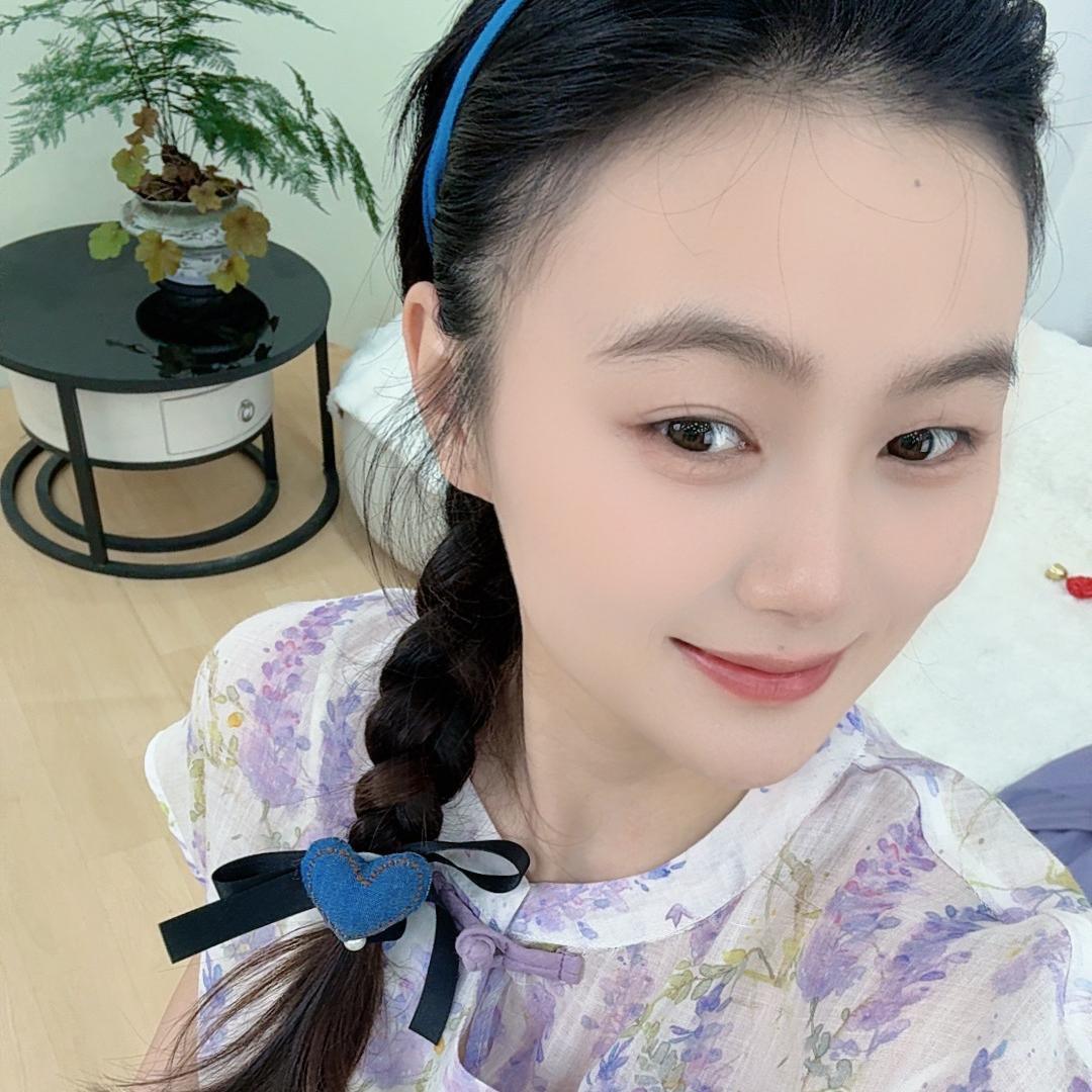 语寻女装穿搭