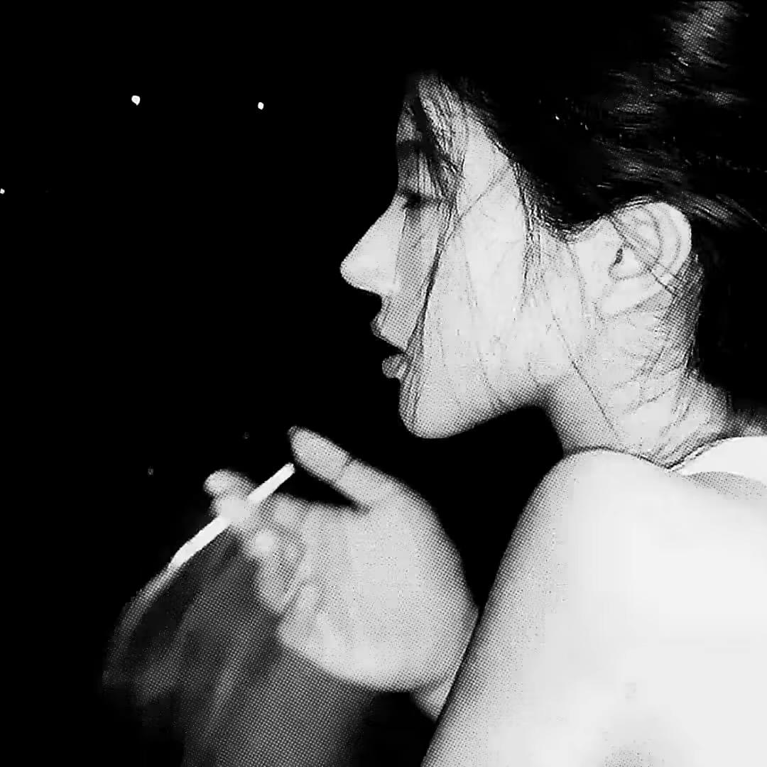 苏 菲 娅.