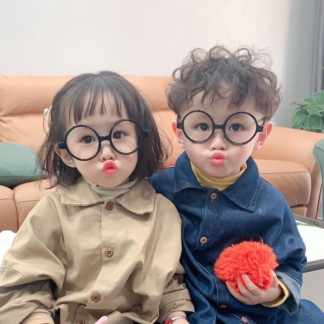 郑佐佐&郑佑佑。
