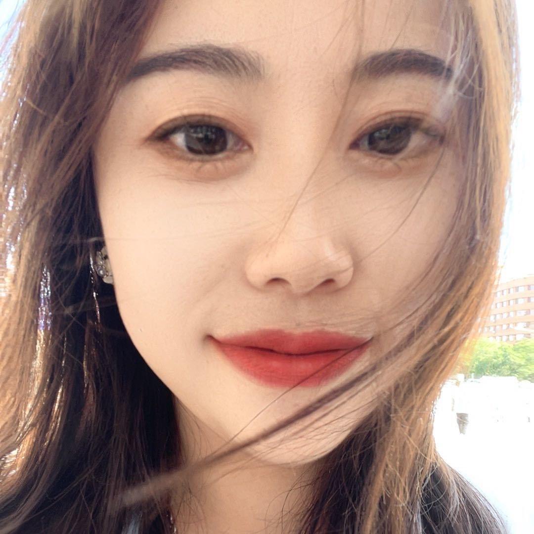 大嘴妃妃