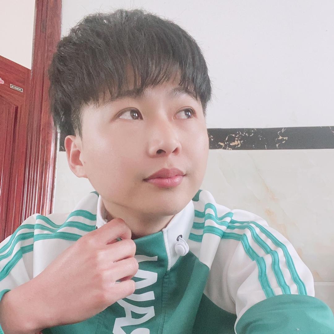 她  是一个  遗憾