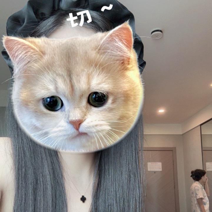 余 多多（努力工作）