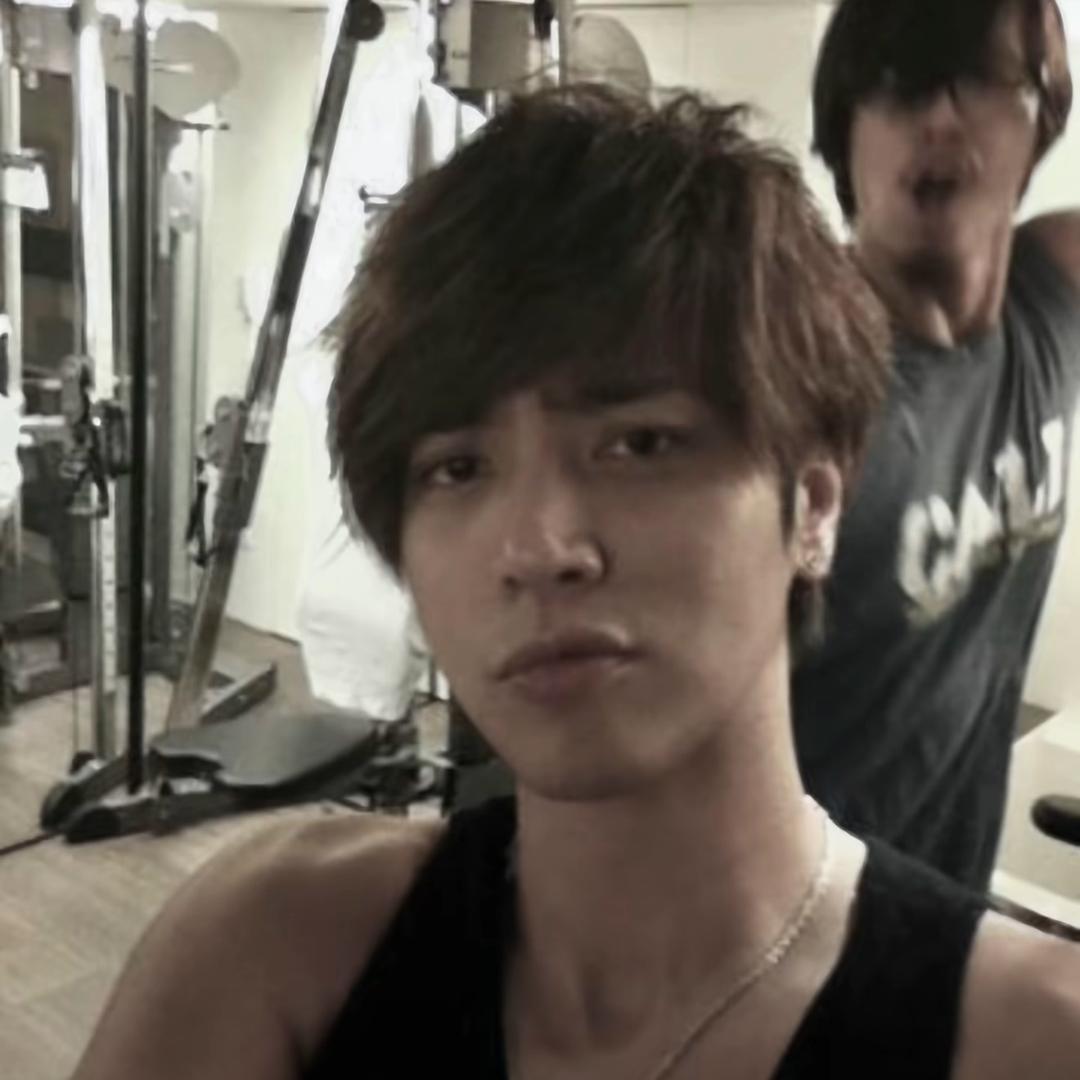 鸡蛋灌饼  　　　　　╲   　　　༽