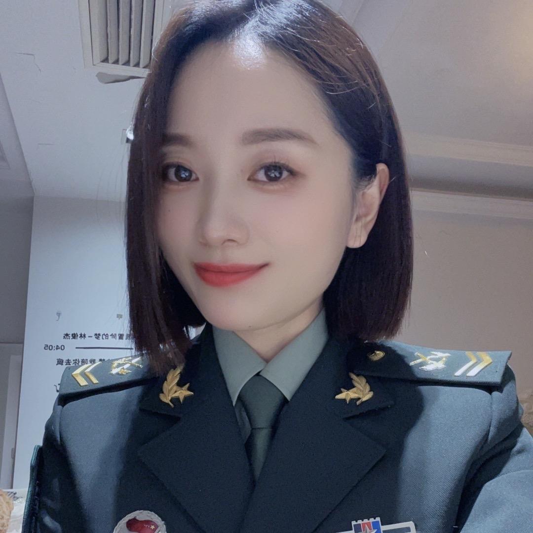 小慧（退伍女兵)