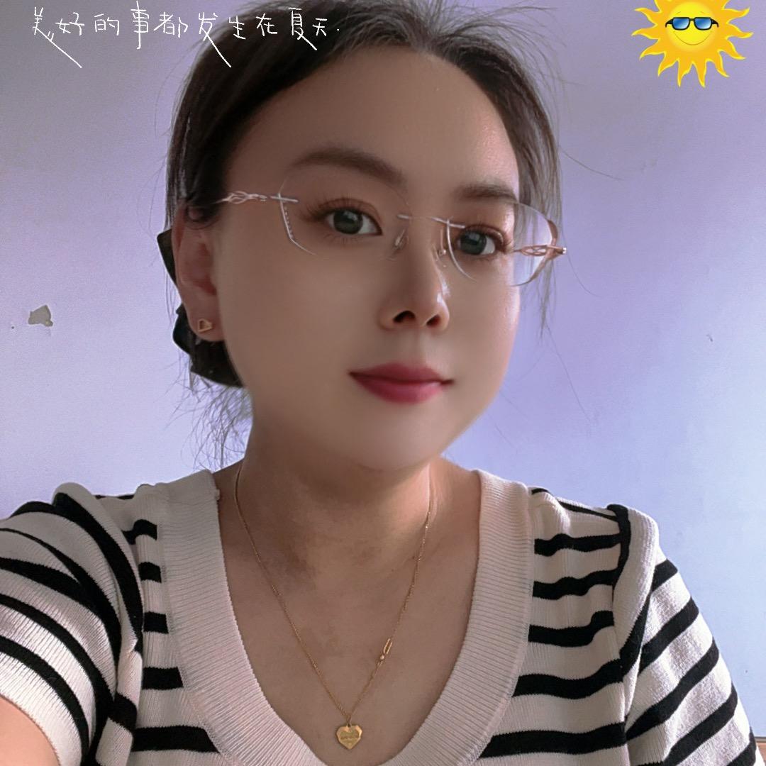 淡然一笑