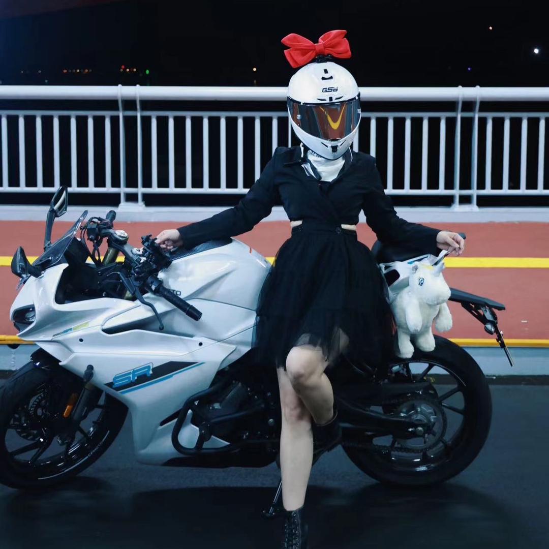 株洲化妆师～爱戴（婚纱礼服出租）