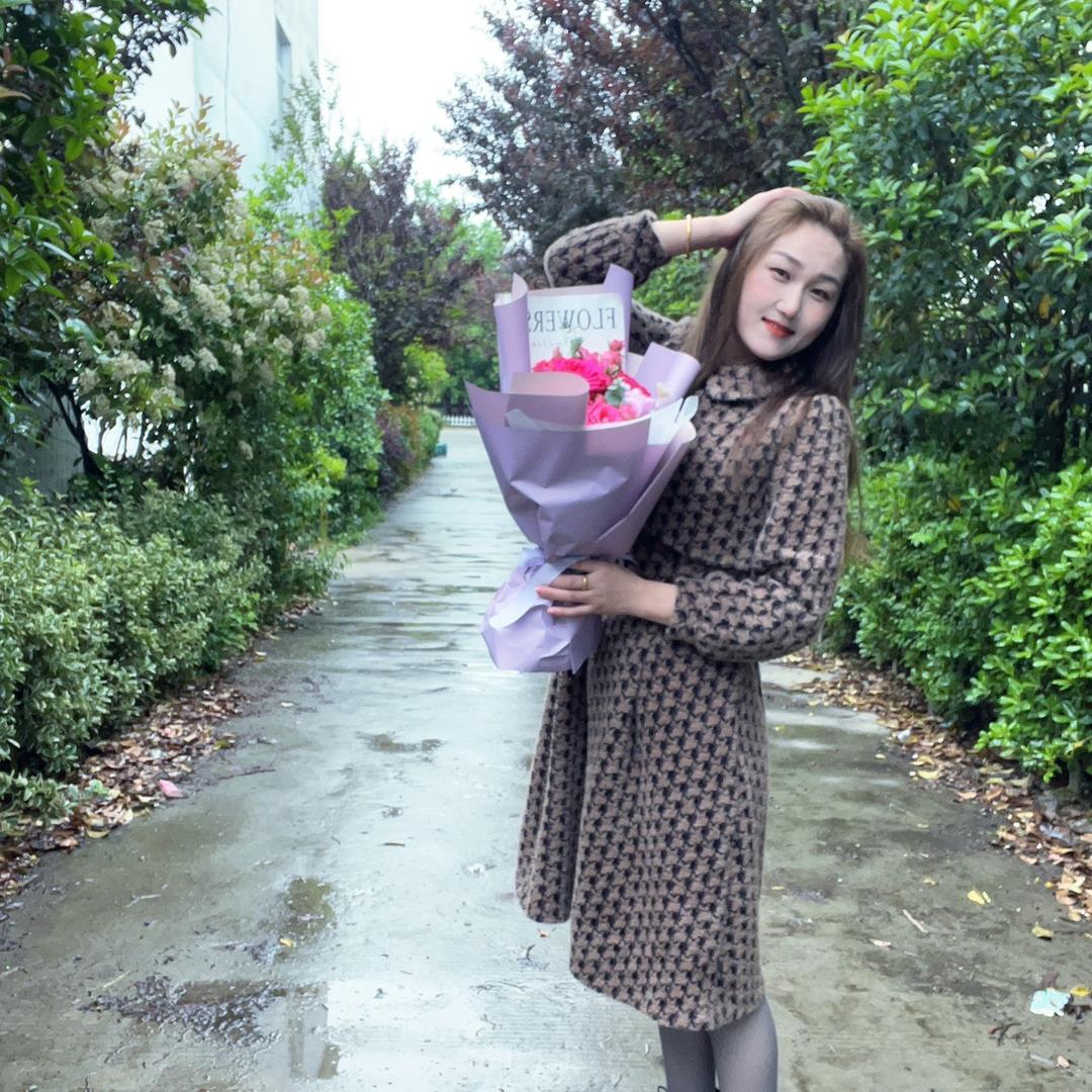 《开心的胖子》婷俊服装