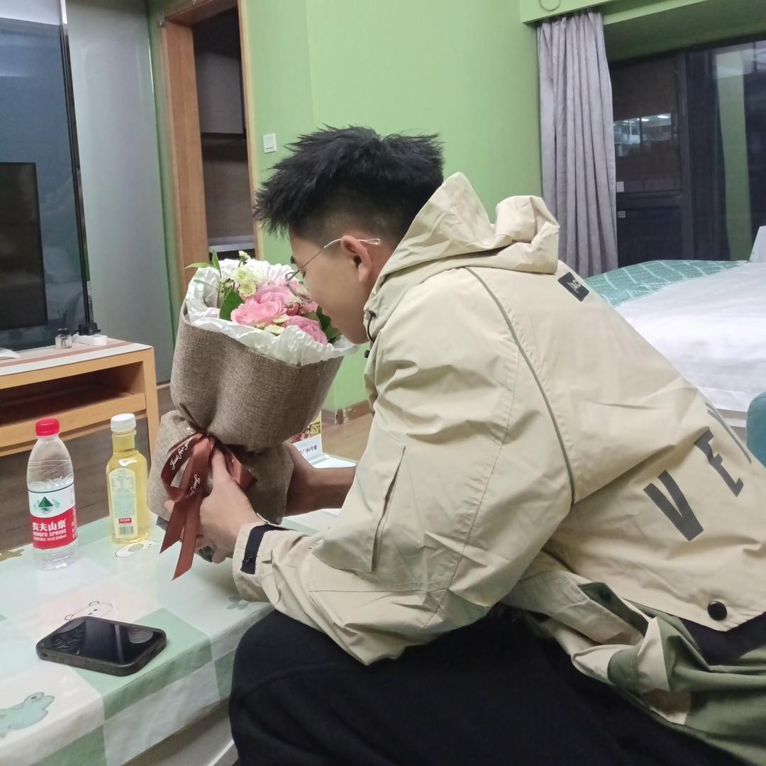 老郝很奈斯（九弟）