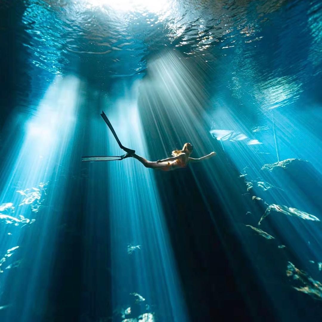 自由潜水教练joy