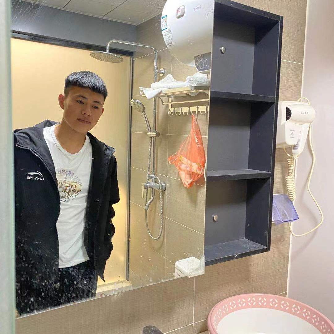 北京市新科 韩电 空调服务安装工我叫小赵