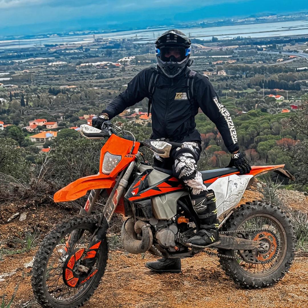 00后开卡车的博仔