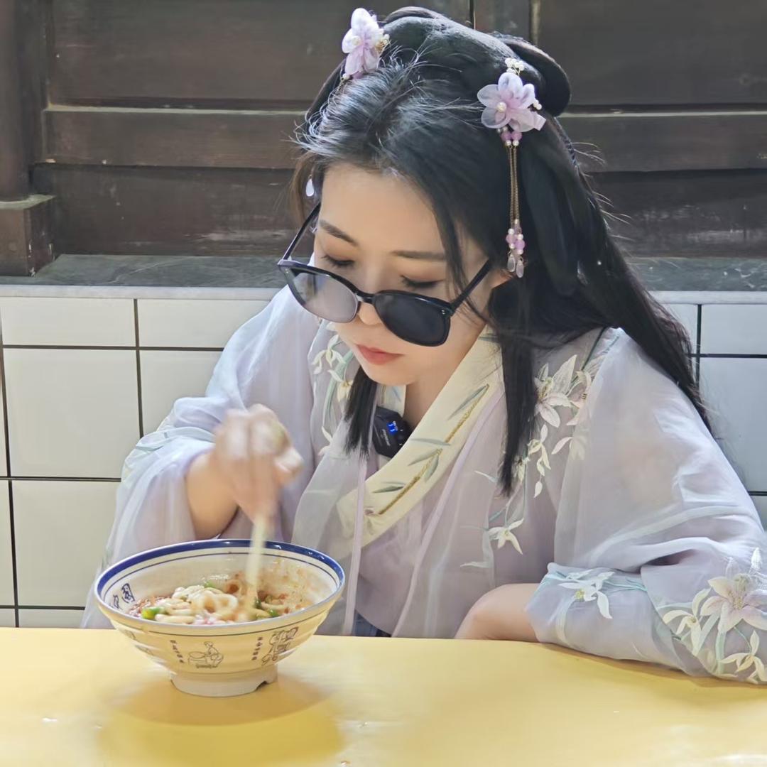 晋见艺术中心