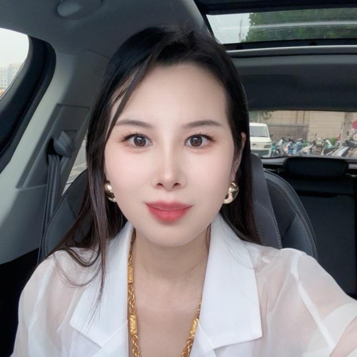 老板娘单身带一个女儿