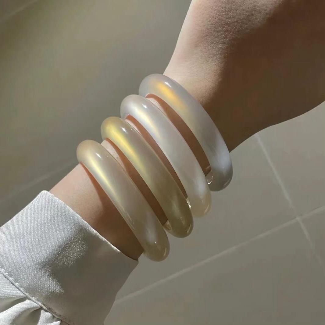 萬里寻宝·玛瑙玉手镯珠宝批发商行