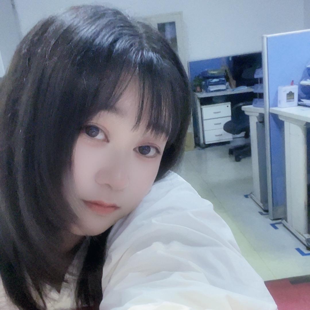 大女神和小女生