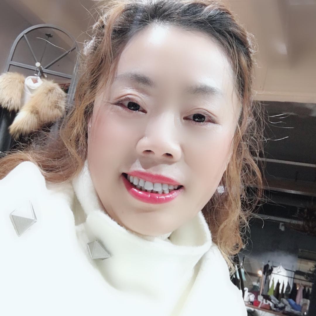 朗🌺斯🌸利🌻服💝饰头像