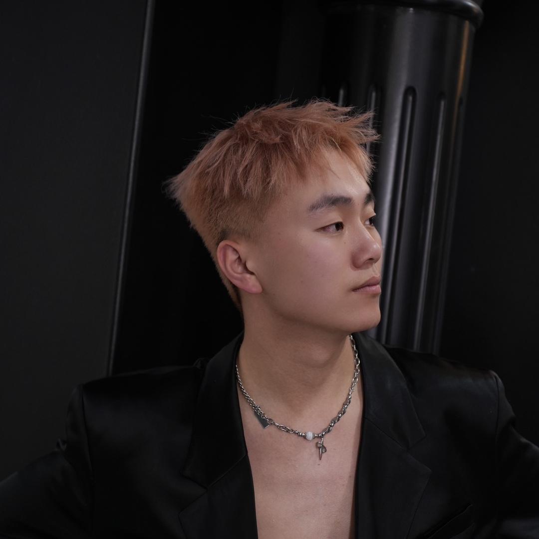 天津菠萝男士发型设计−小柴