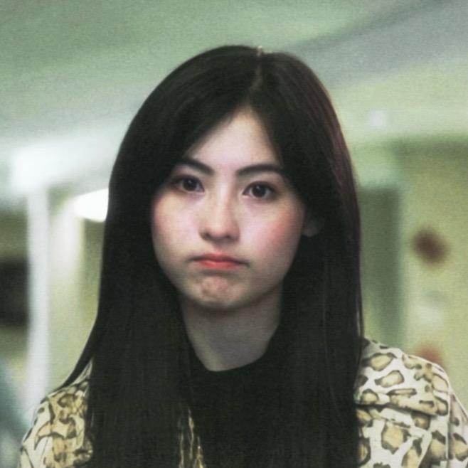 平平无奇小美女