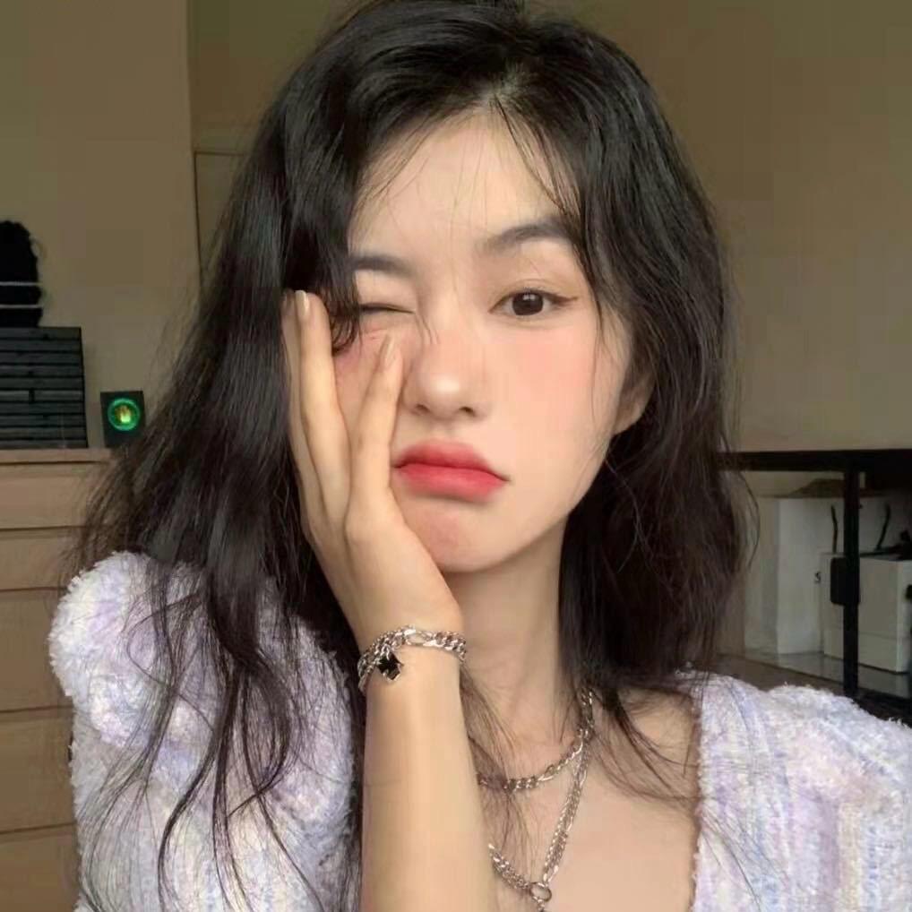 爱笑的小虎牙～