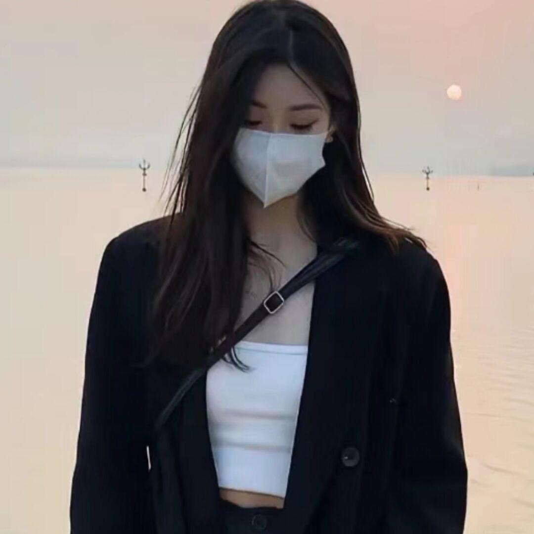 颜 觅