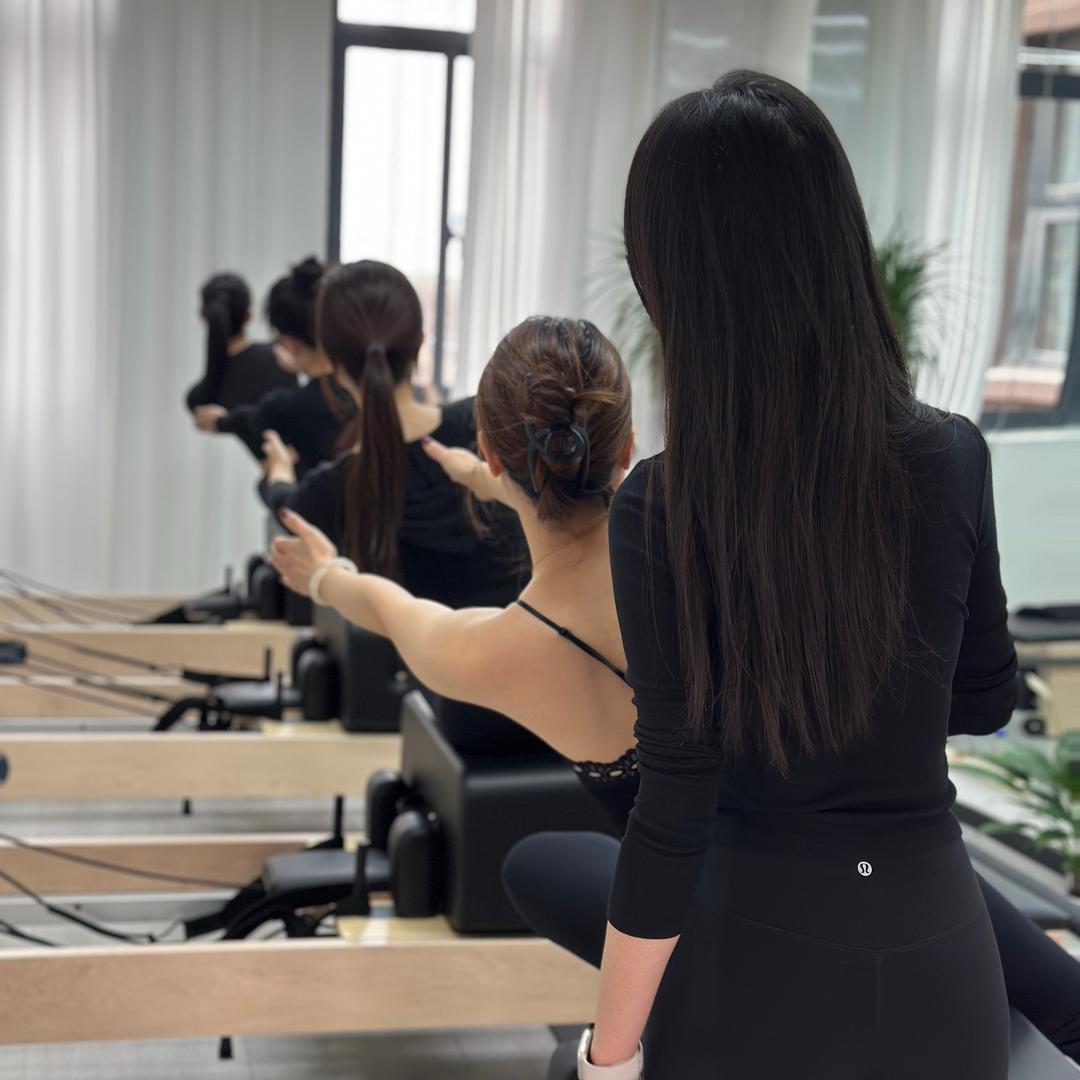 L + 普拉提 静静