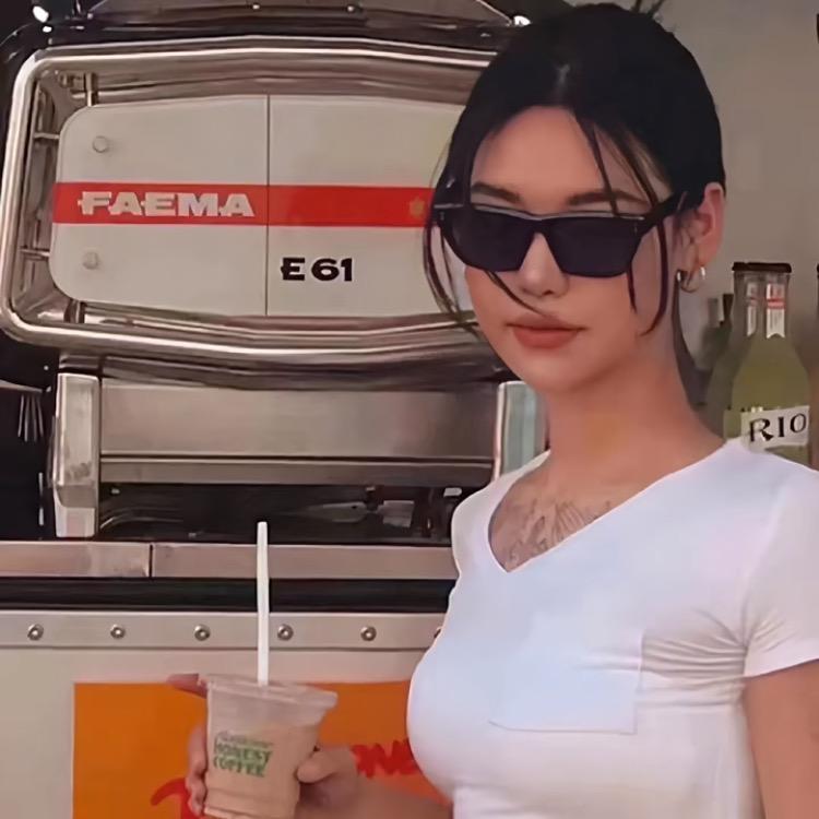 会跳桩的女狮尾.
