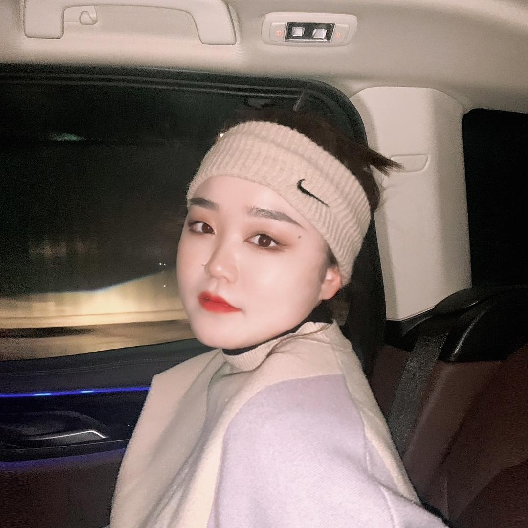 -人前人后🌼