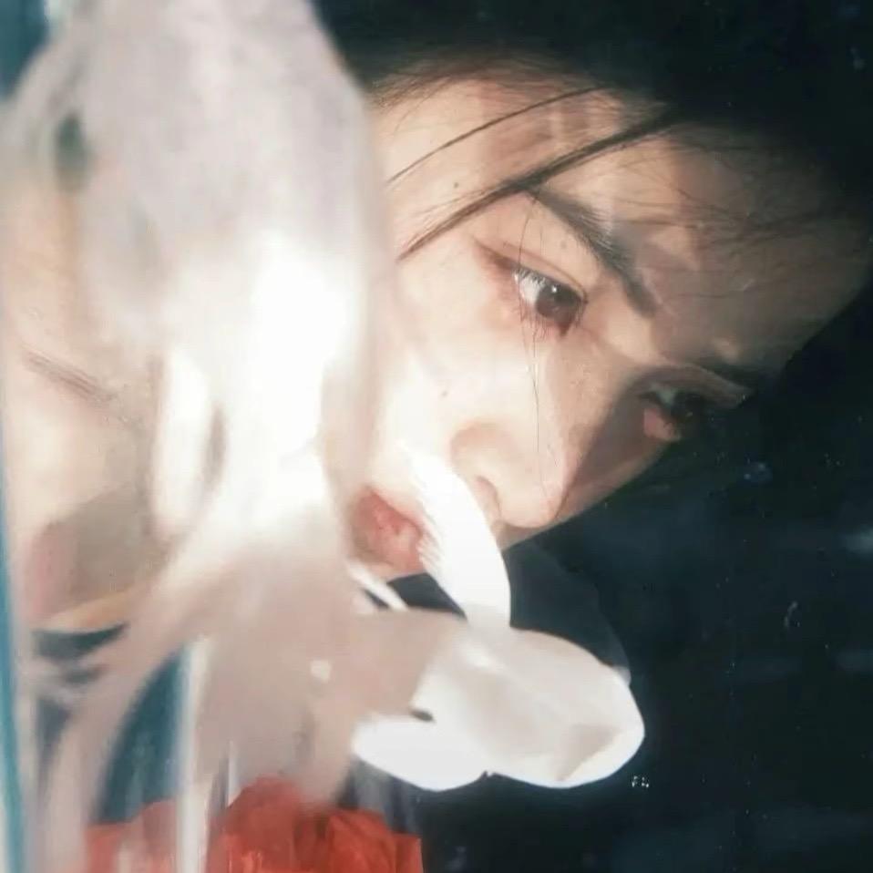 玺哥的梨涡浅笑 .