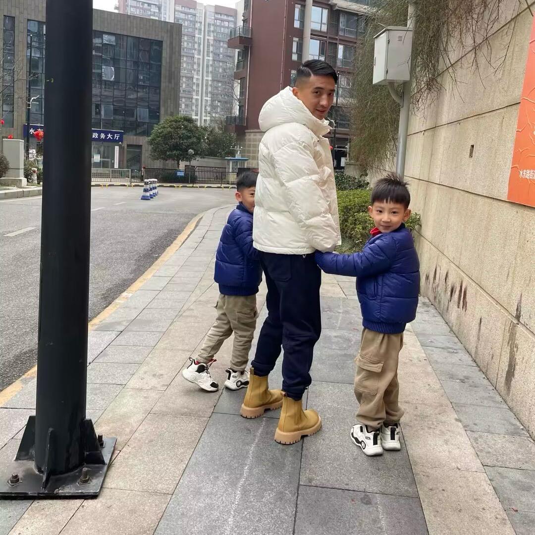单身后学着做奶爸