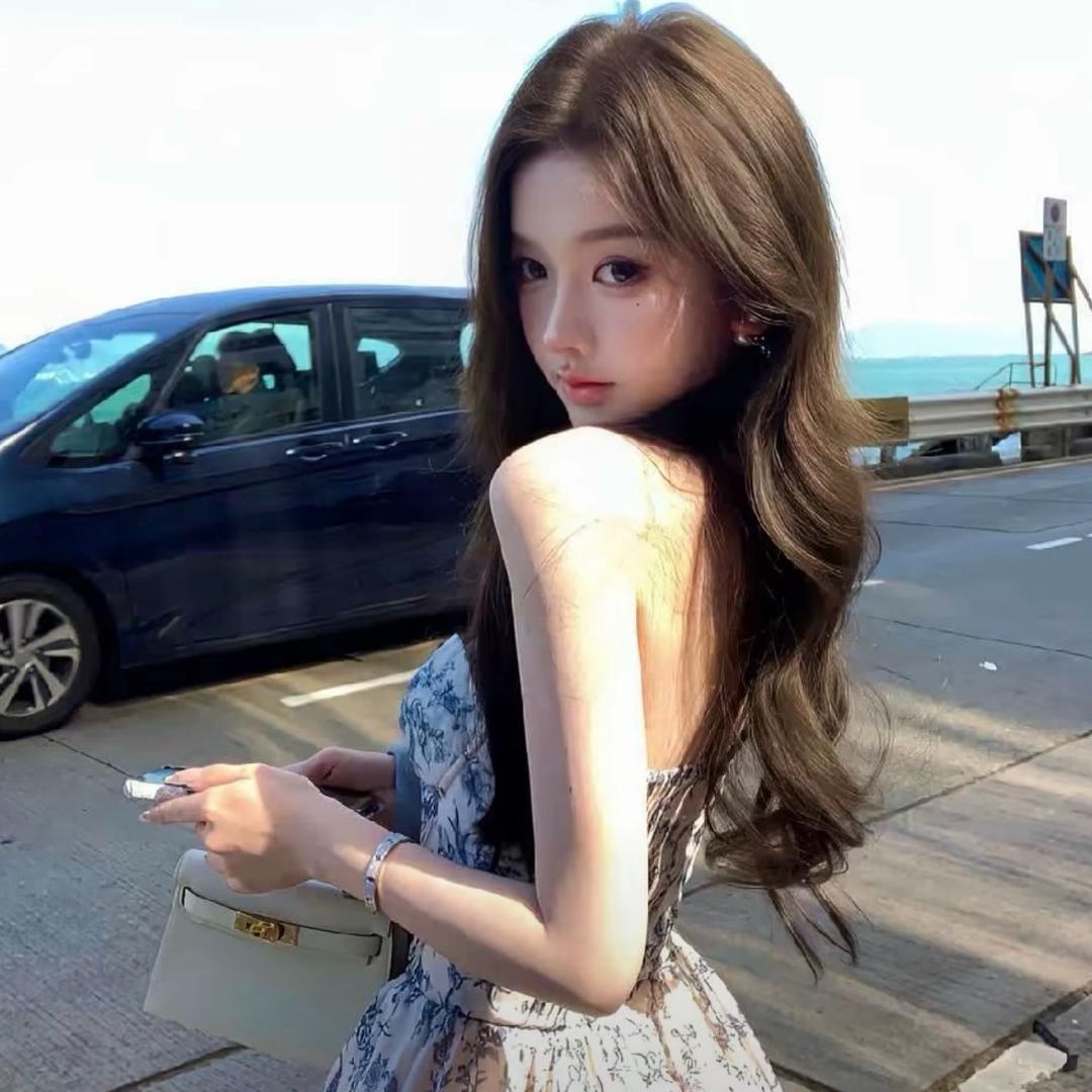 与世界为敌的反派女一头像