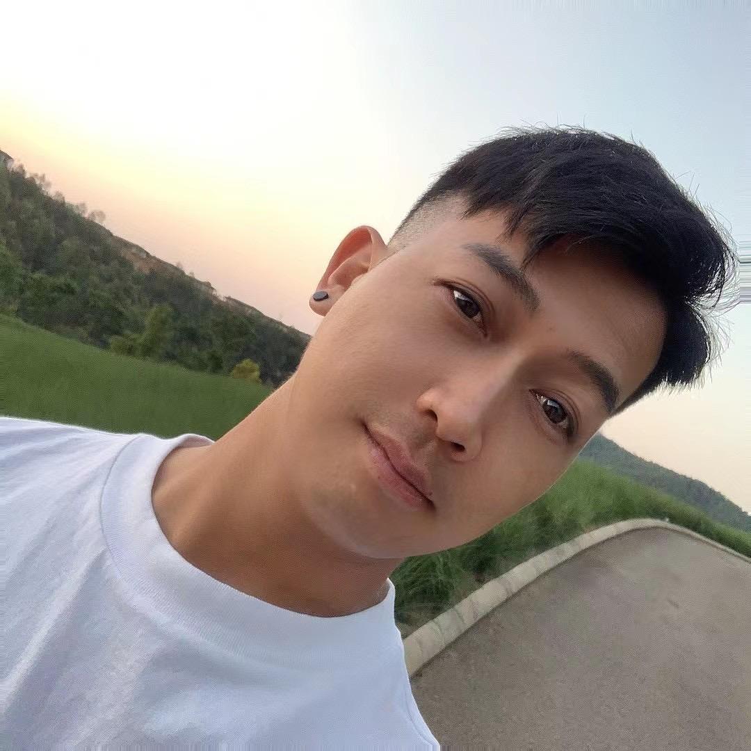 阿金家火烧辣子鸡脚（地址在万达对面）