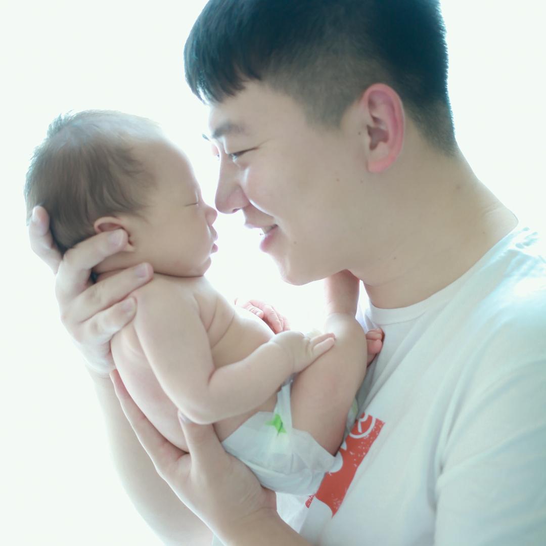 Leo’s father