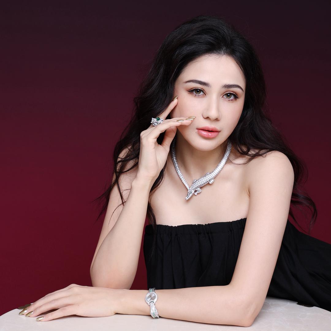 努尔Emily（记录美好生活）
