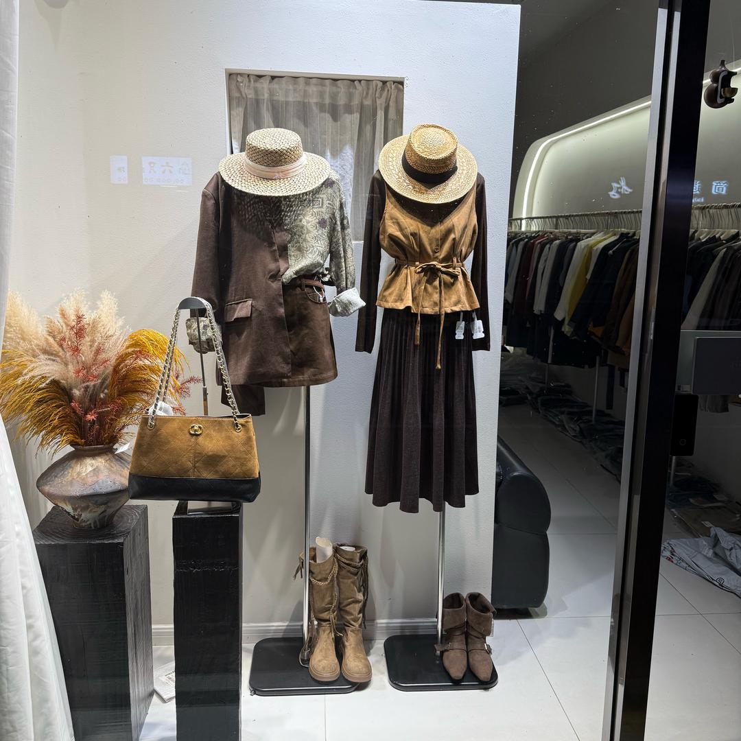 ＠LIWU里物•女装店