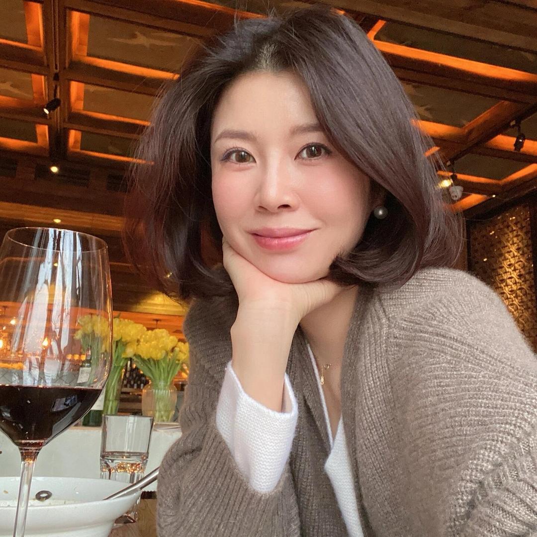 欧阳美妆老板娘