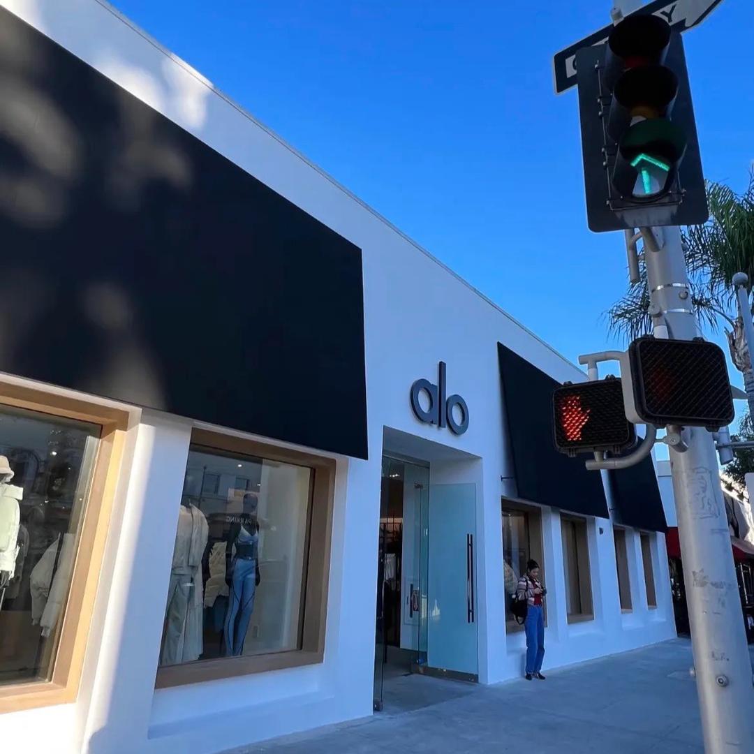 奥来服饰优选穿搭店