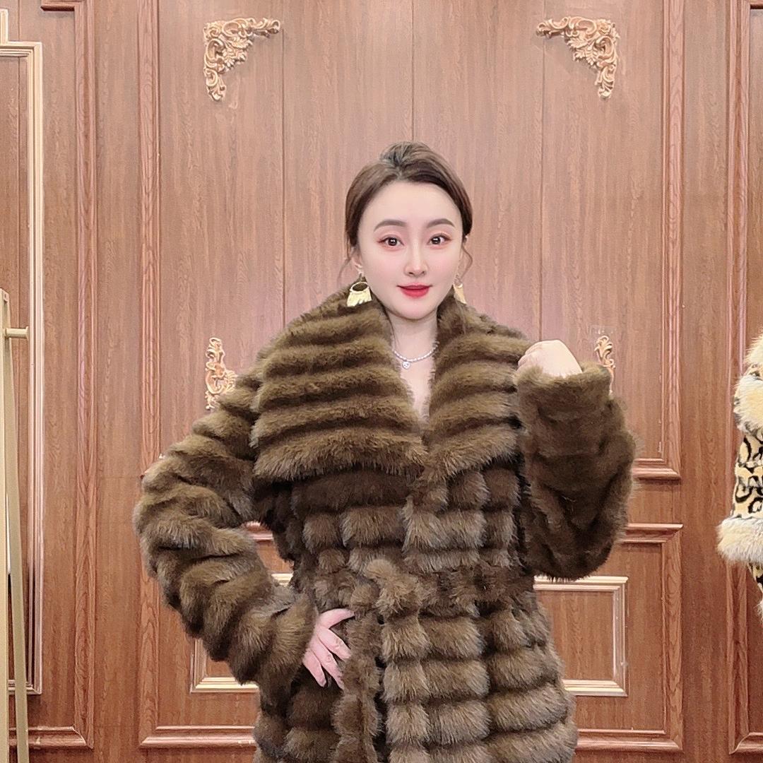 聪聪轻奢服饰