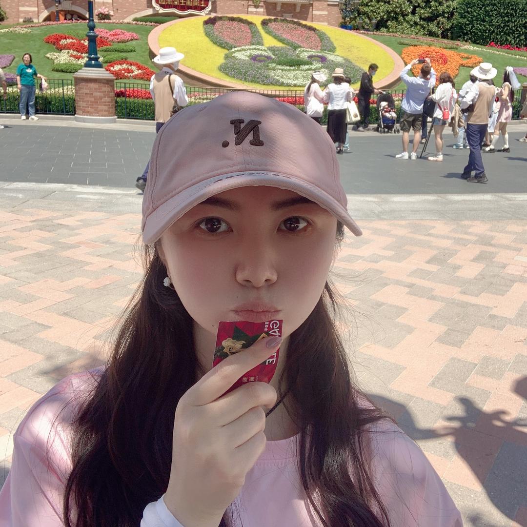 粉色兔兔🐰
