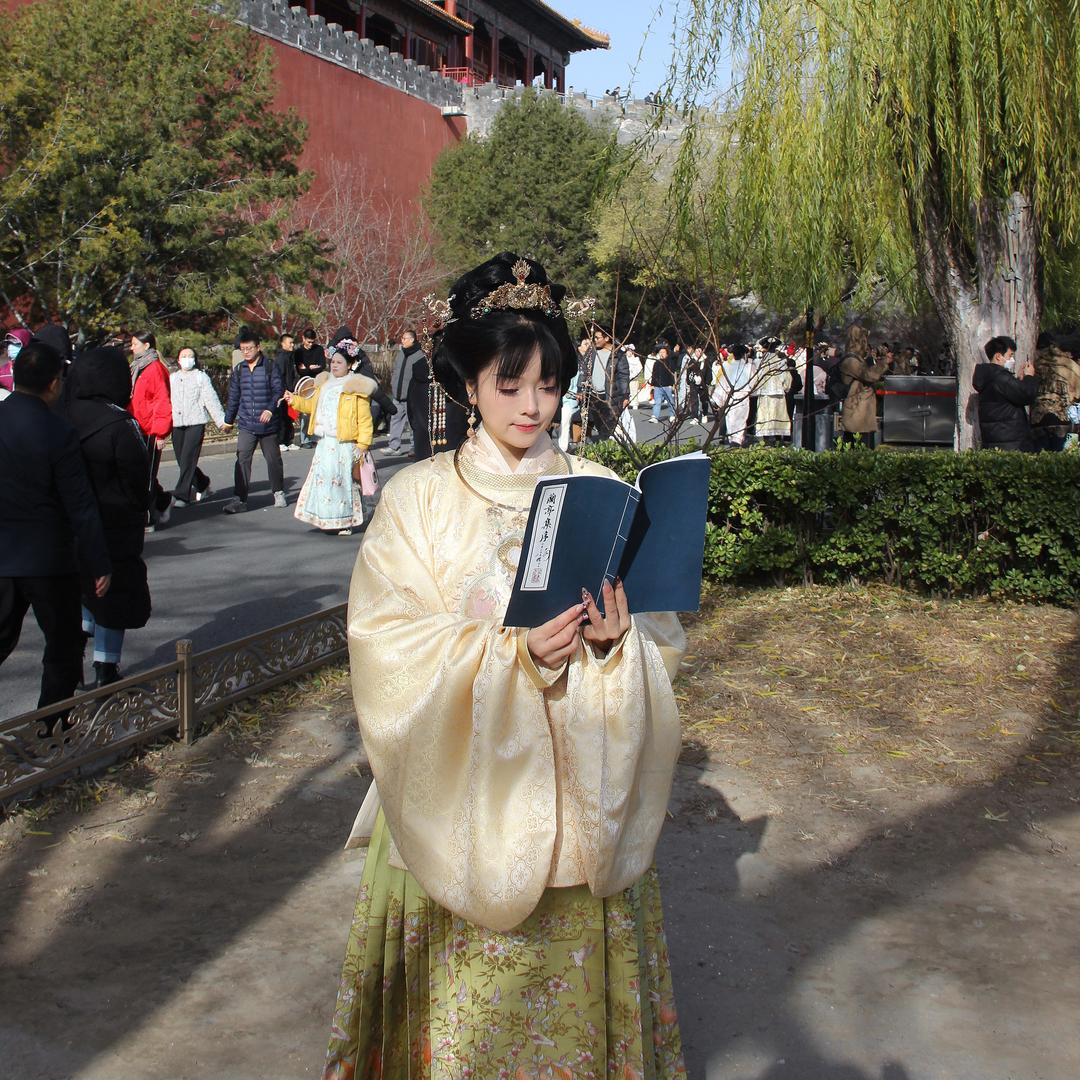 阆中男士护肤杨静静