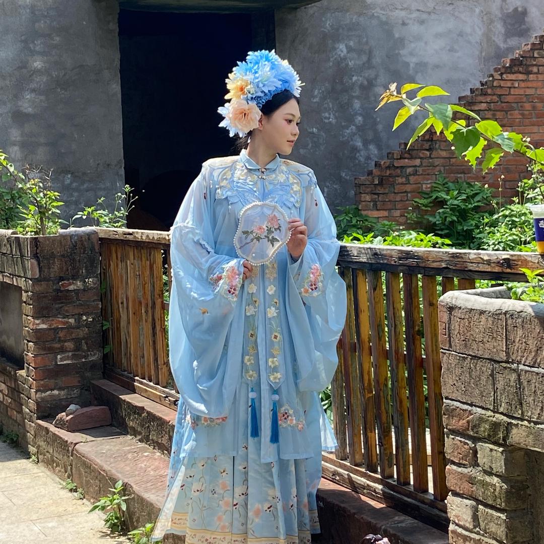 果仁味的泡芙😻