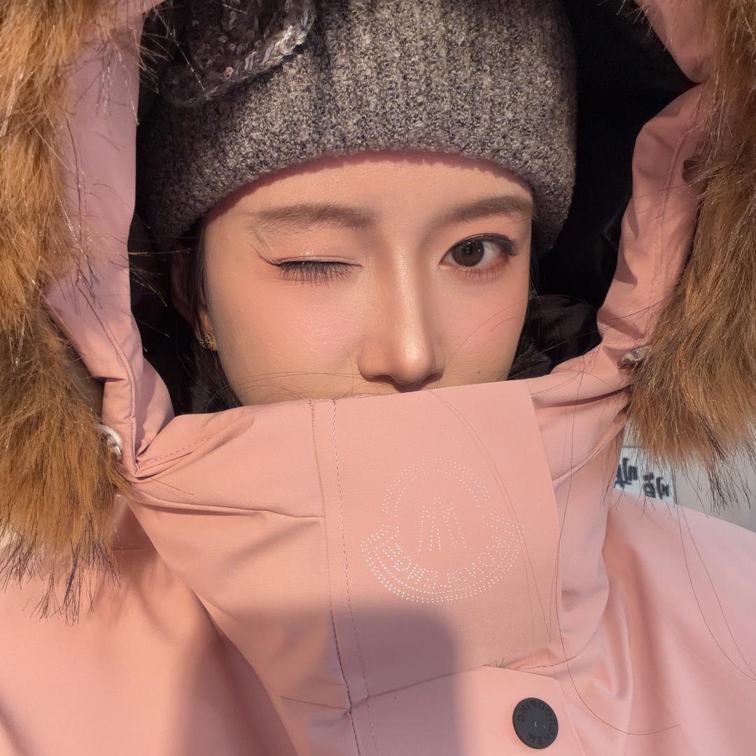 姜姜只卖鹅绒服