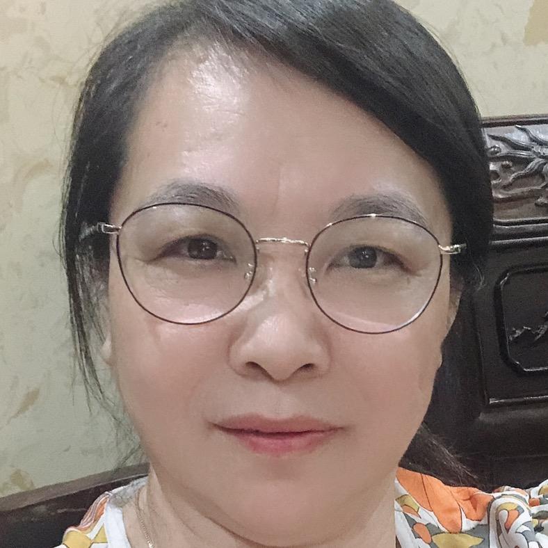 开心的金猪