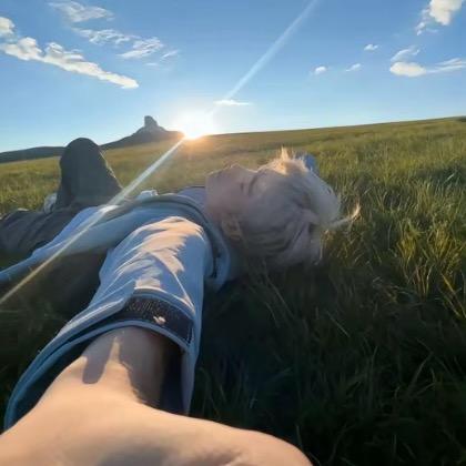 所爱隔山海……